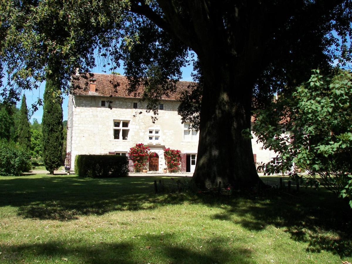 Bed and Breakfast Domaine Du Noble Saint-Jean-de-Thurac Exteriér fotografie