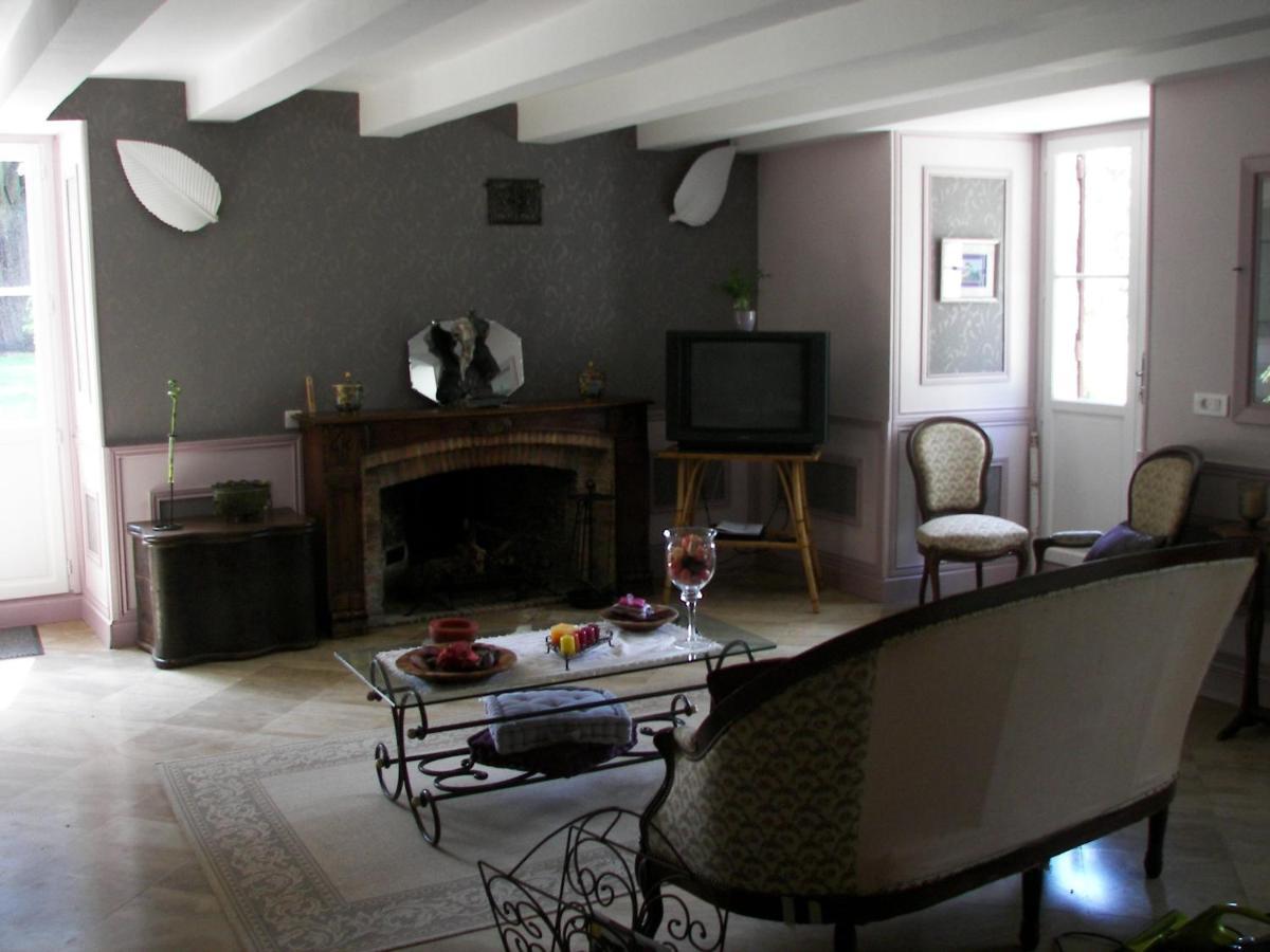 Bed and Breakfast Domaine Du Noble Saint-Jean-de-Thurac Exteriér fotografie