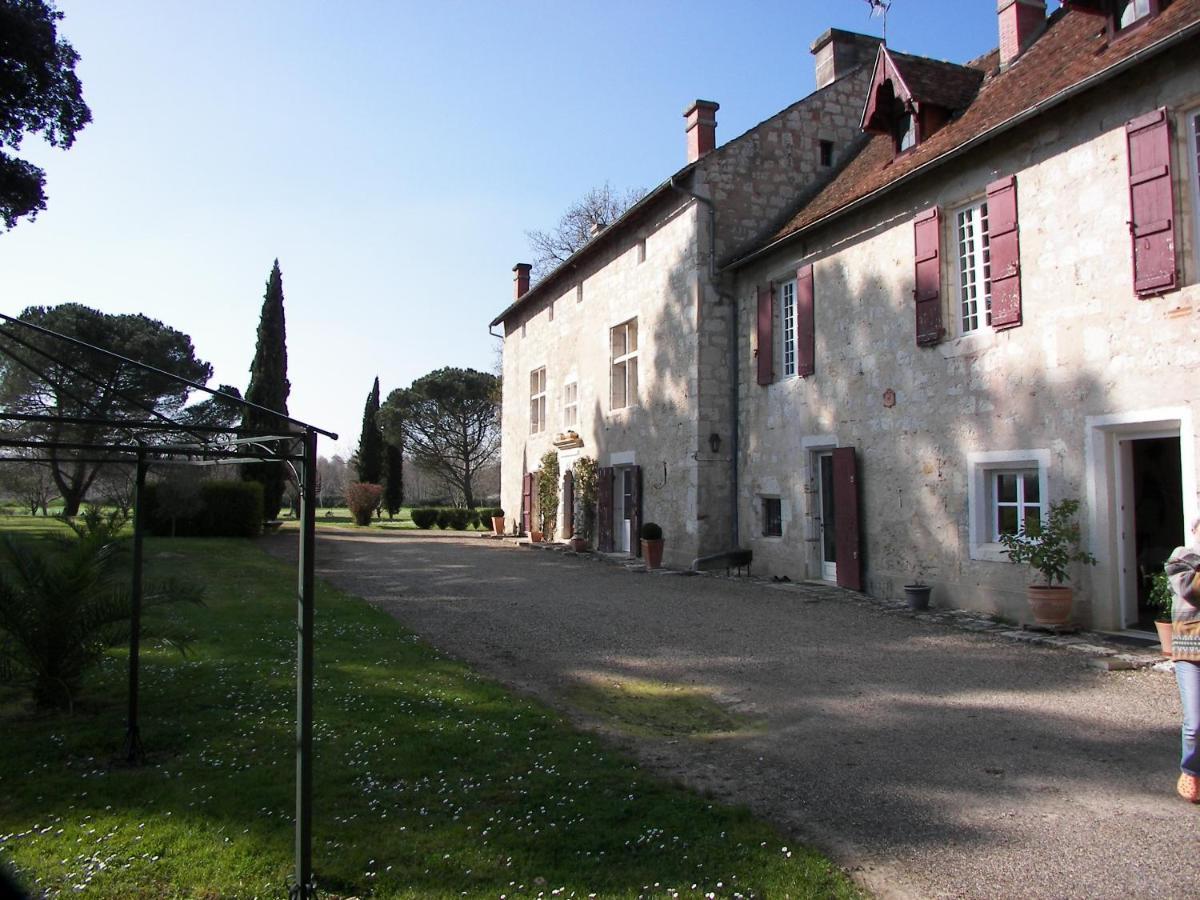 Bed and Breakfast Domaine Du Noble Saint-Jean-de-Thurac Exteriér fotografie